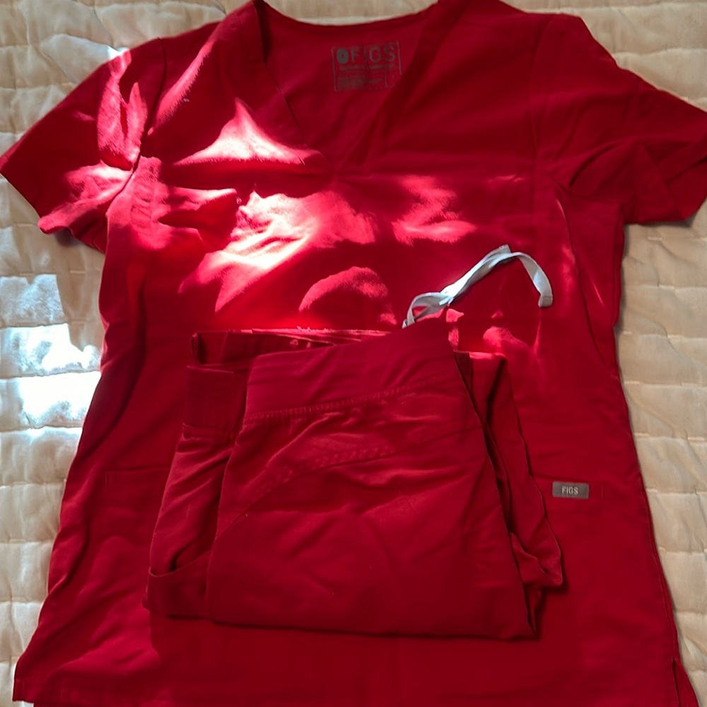Figs Winning Red Scrub Set Sizes S/MP